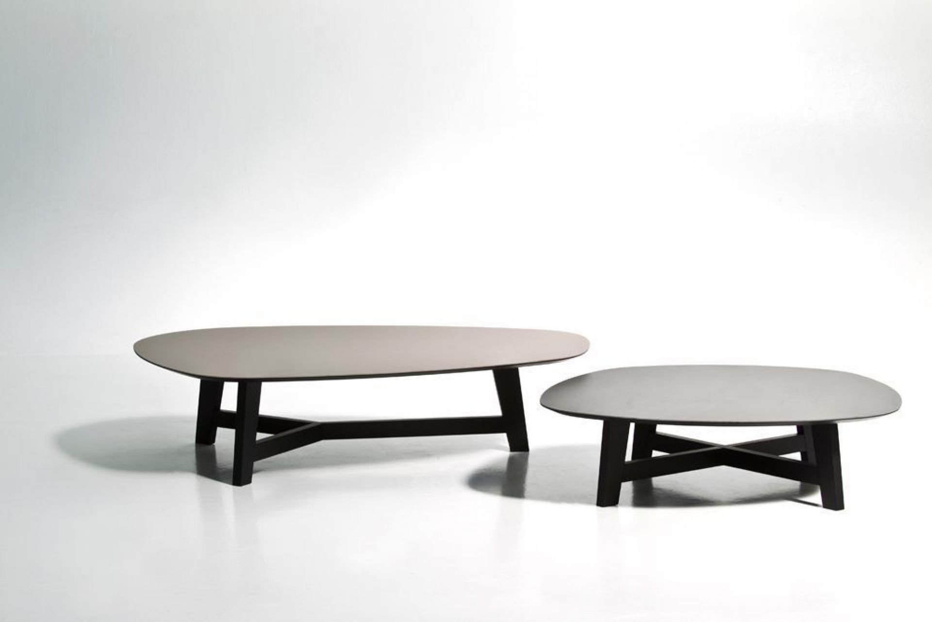 Phoenix Table And top in oak Moroso